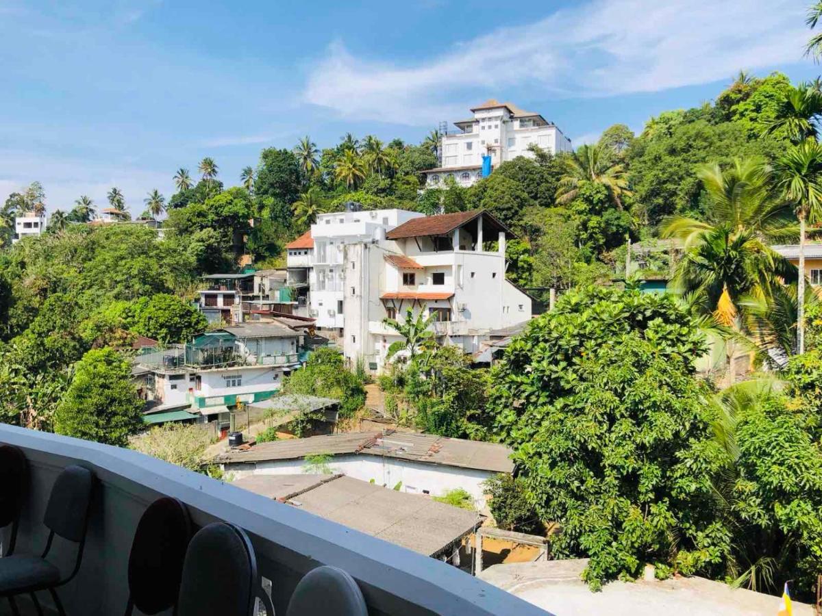 Suisse Villa Kandy Eksteriør bilde