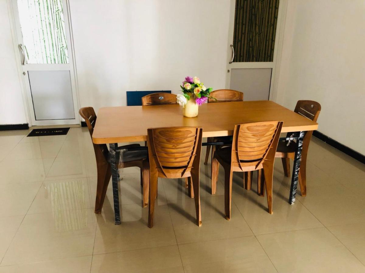 Suisse Villa Kandy Eksteriør bilde